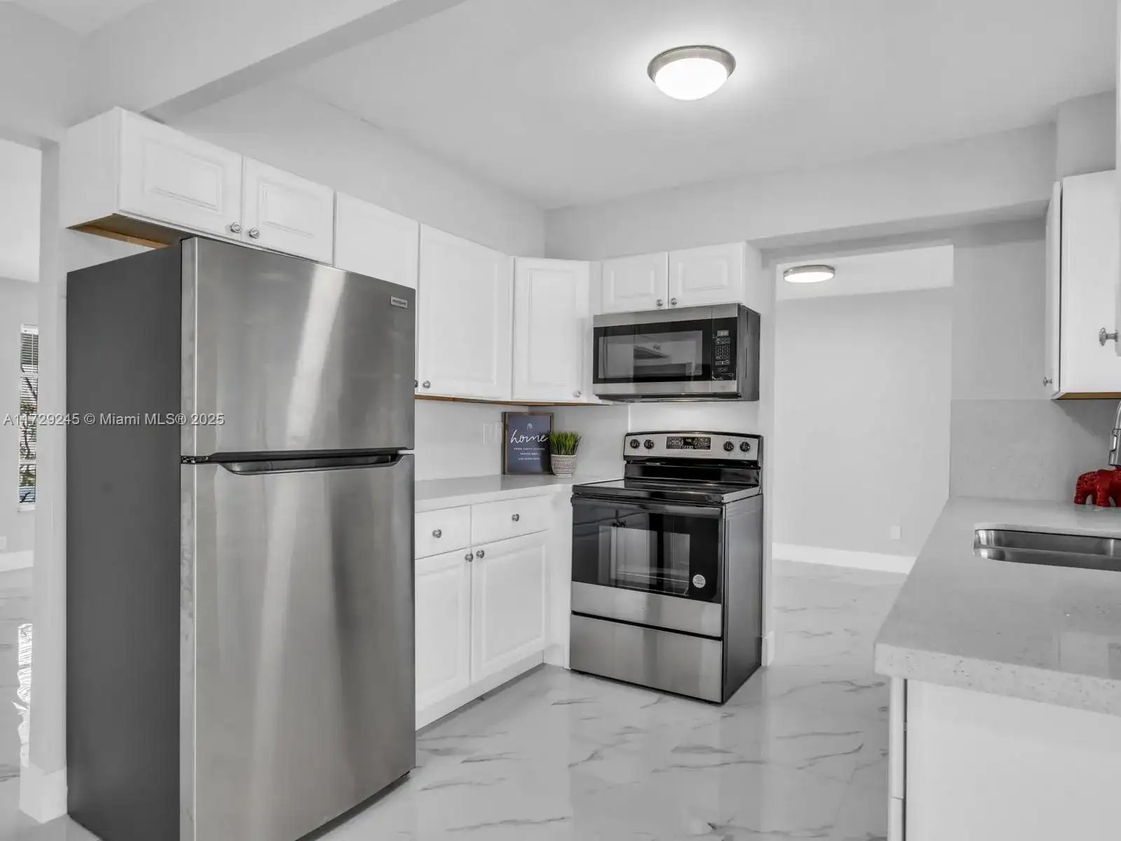 1070 NW 68th Ter, Margate FL 33063 photo 5