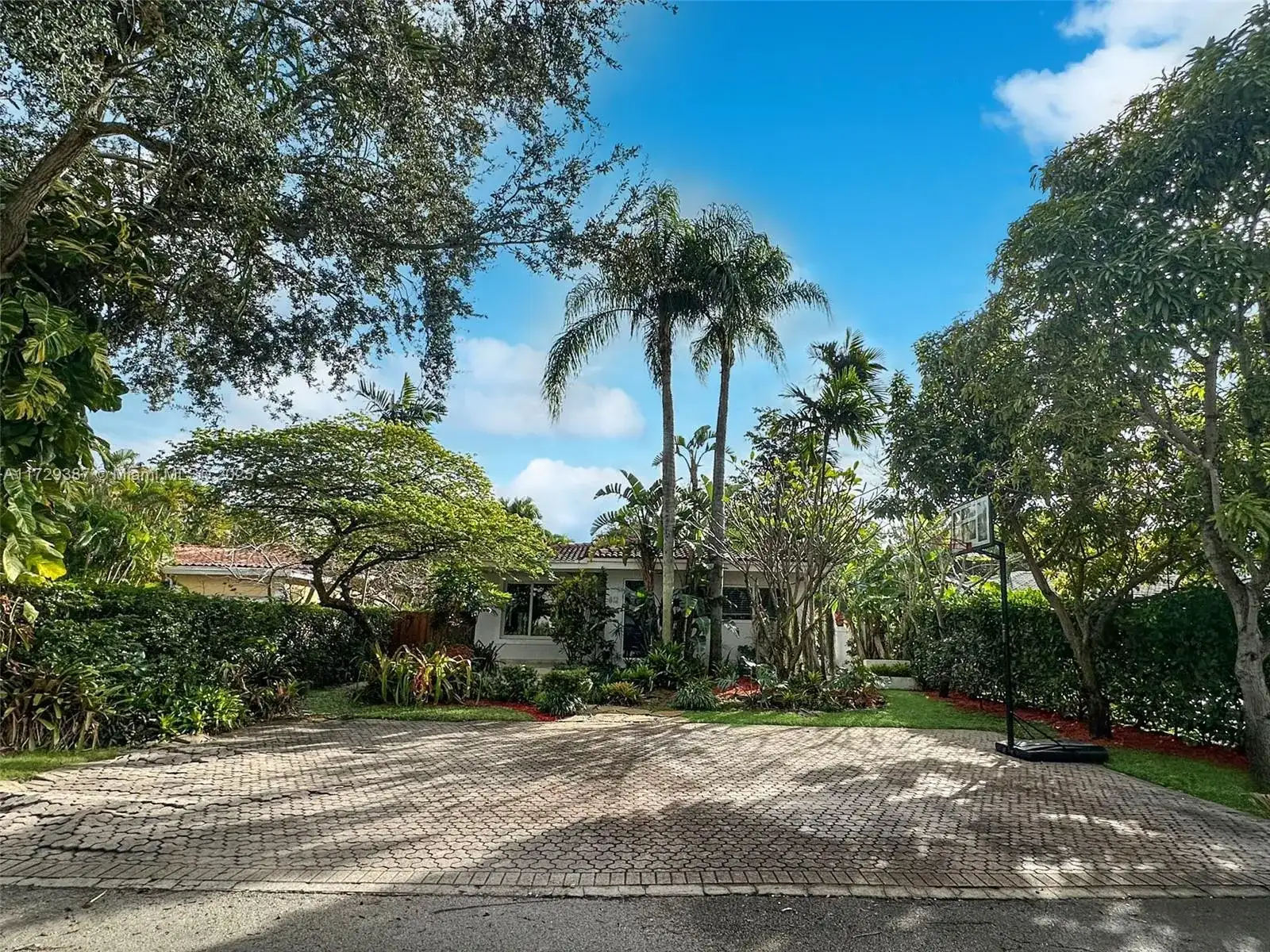 812 NE 92nd St, Miami Shores FL 33138 photo 5