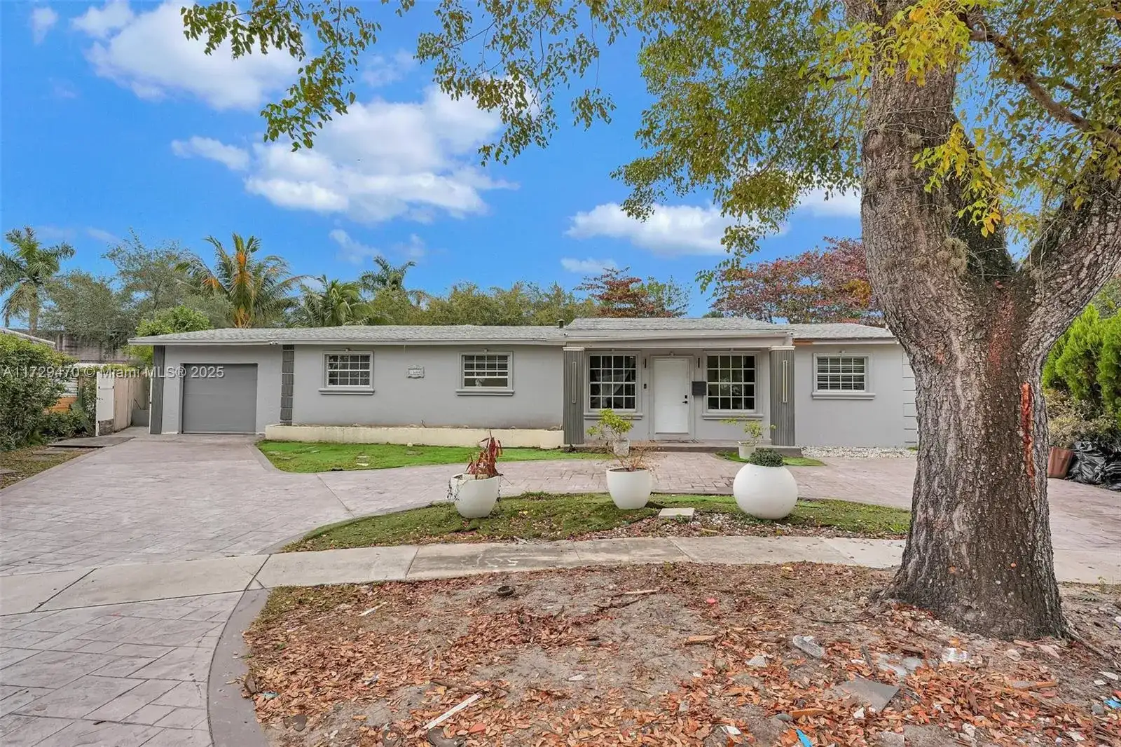 18600 NE 7th Ct, North Miami Beach FL 33179 photo 2