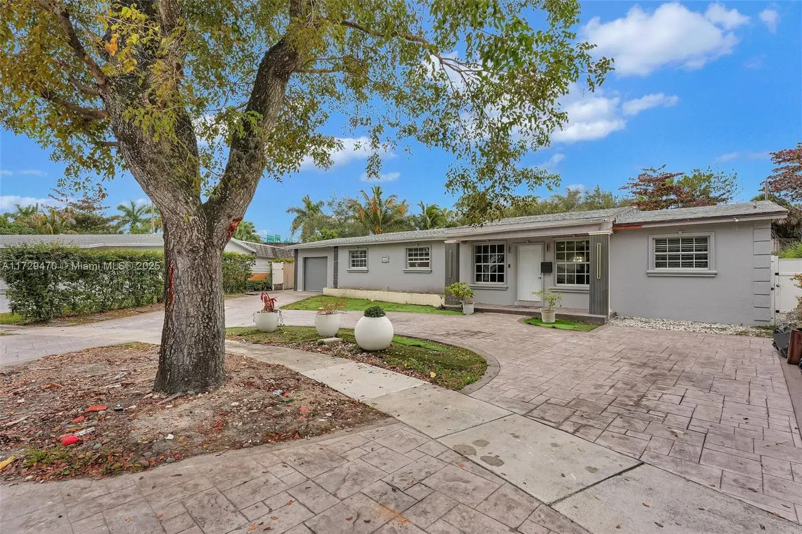 18600 NE 7th Ct, North Miami Beach FL 33179 photo 3