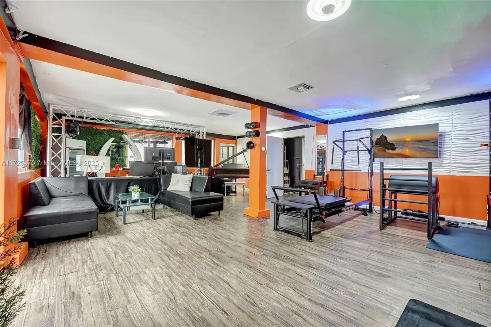 18600 NE 7th Ct, North Miami Beach FL 33179 photo 4