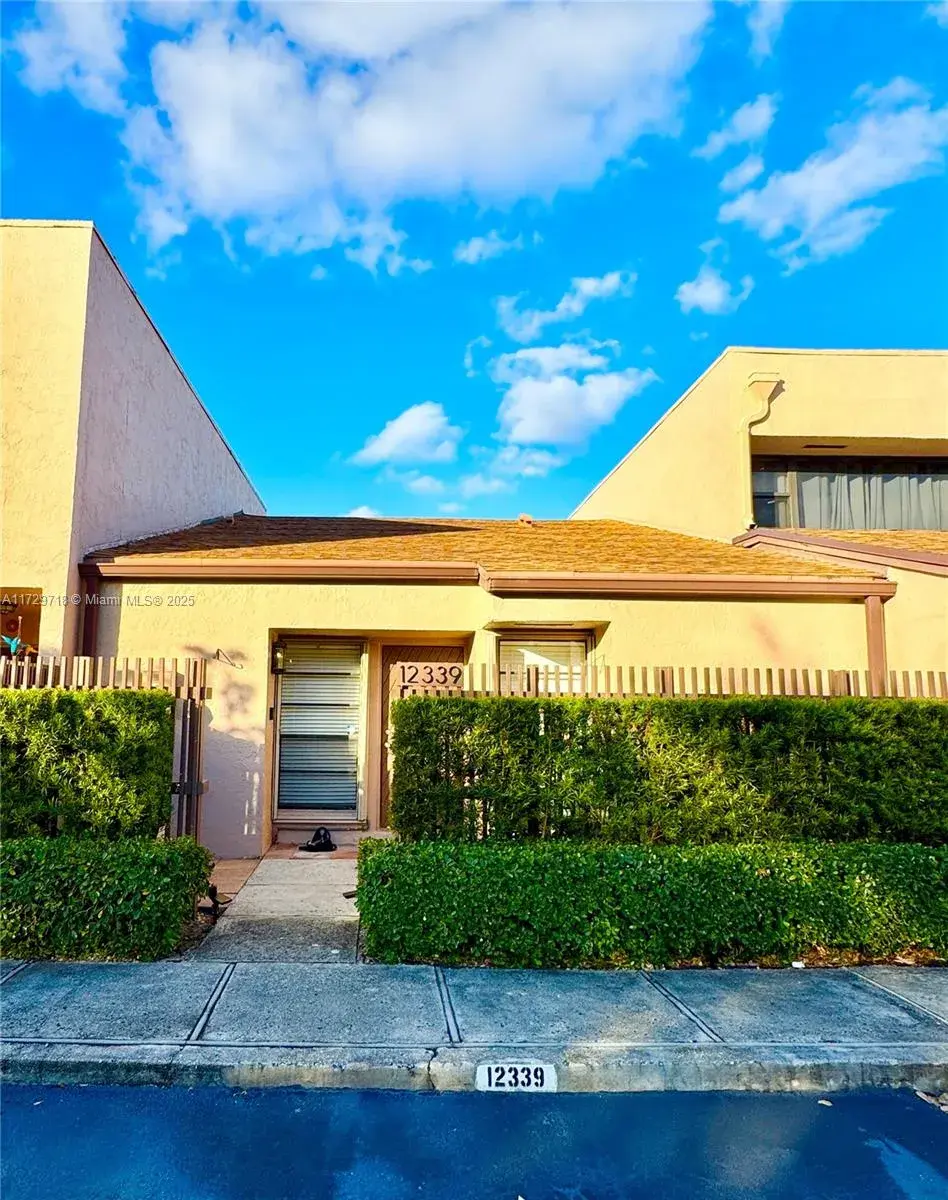 12339 NW 11th Ct, Pembroke Pines FL 33026