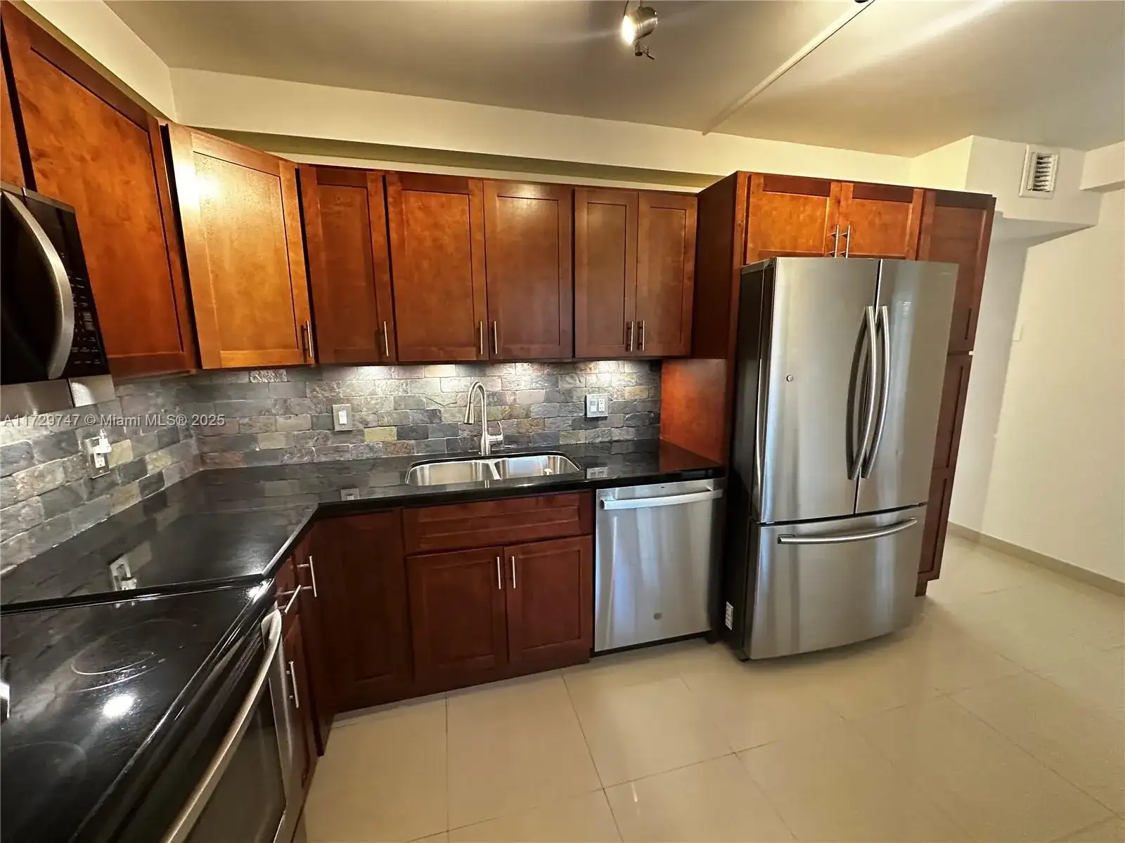 3520 Oaks Way # 407, Pompano Beach FL 33069 photo 4