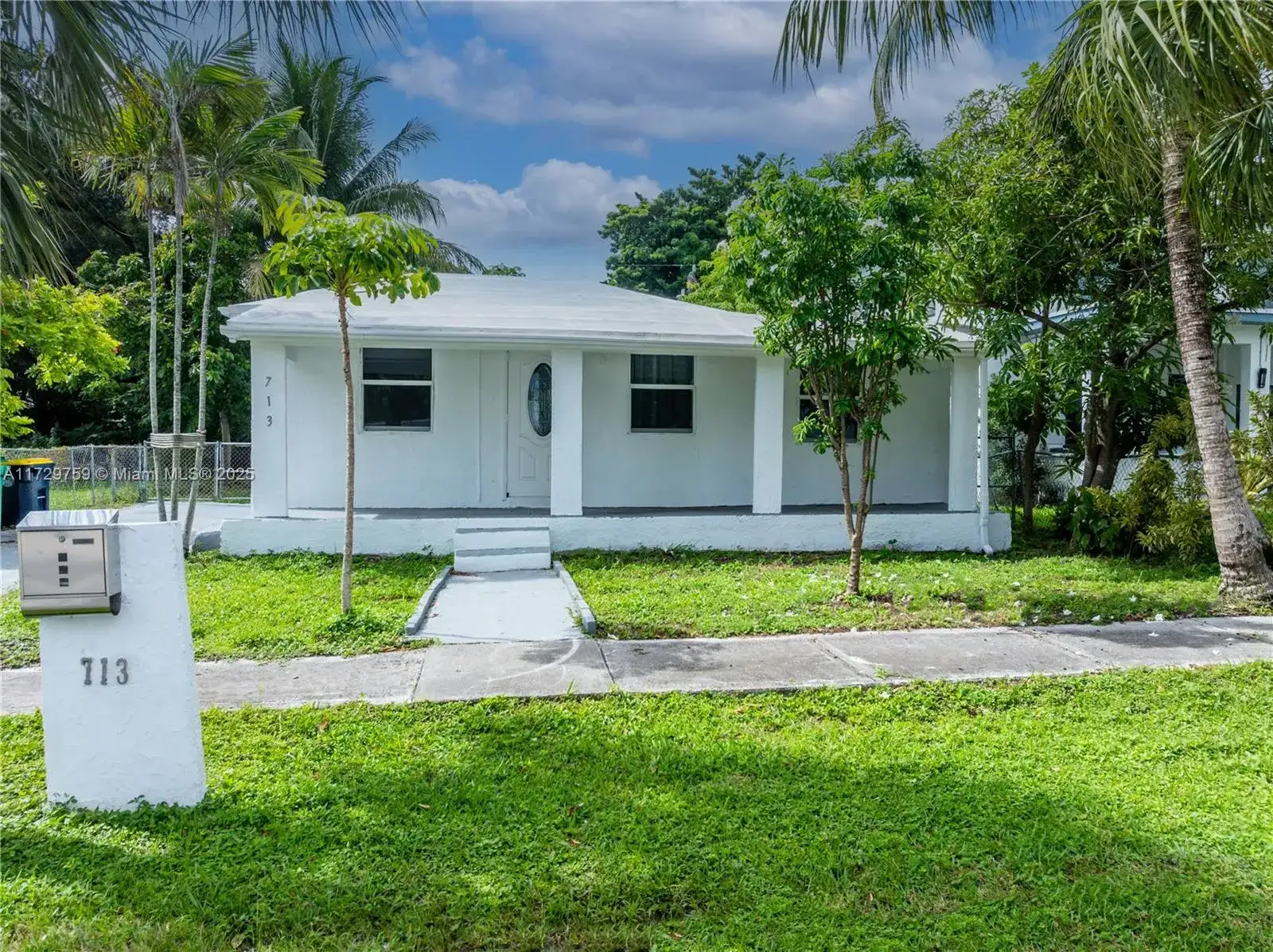 713 SW 7th St, Dania Beach FL 33004 photo 4