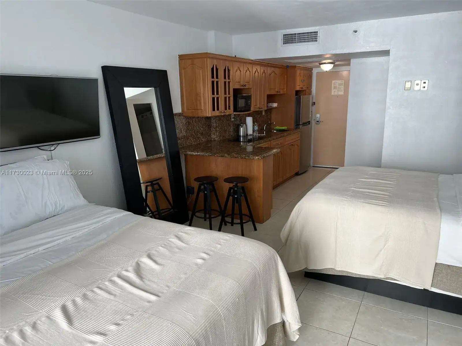19201 Collins Ave # 1025, Sunny Isles Beach FL 33160 photo 4