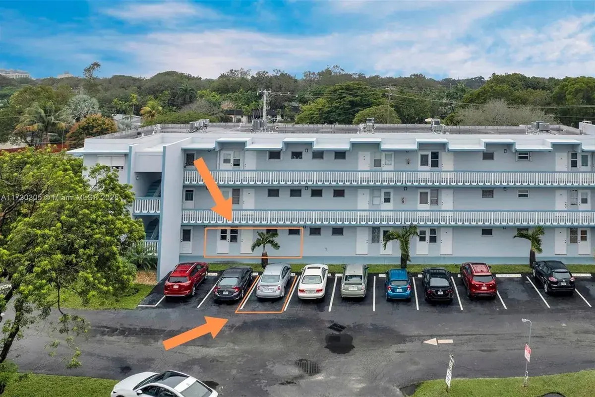 2200 Park Ln # 102, Hollywood FL 33021