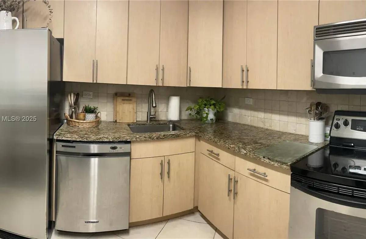 5555 Collins Ave # 6T, Miami Beach FL 33140