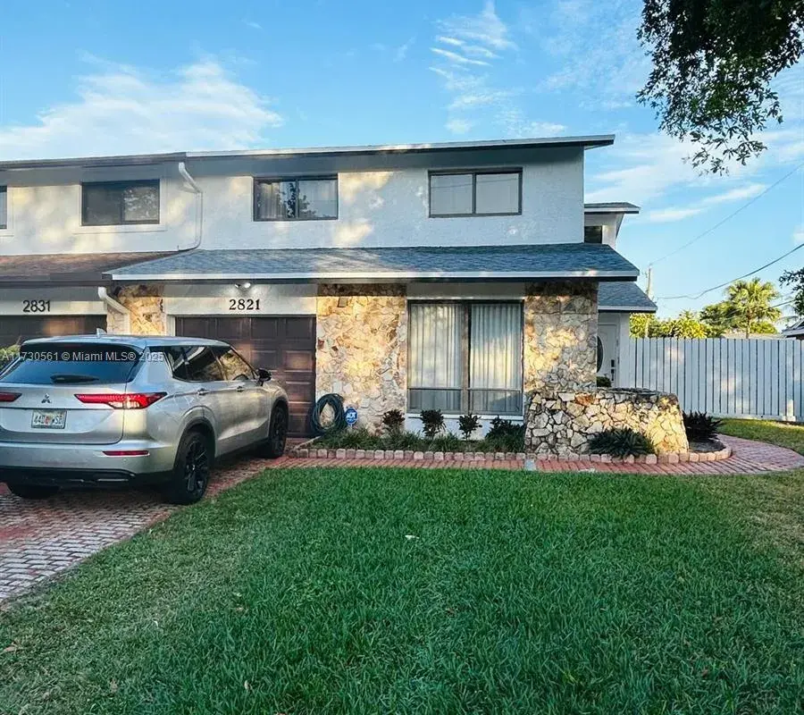 2821 N 38th Ave, Hollywood FL 33021