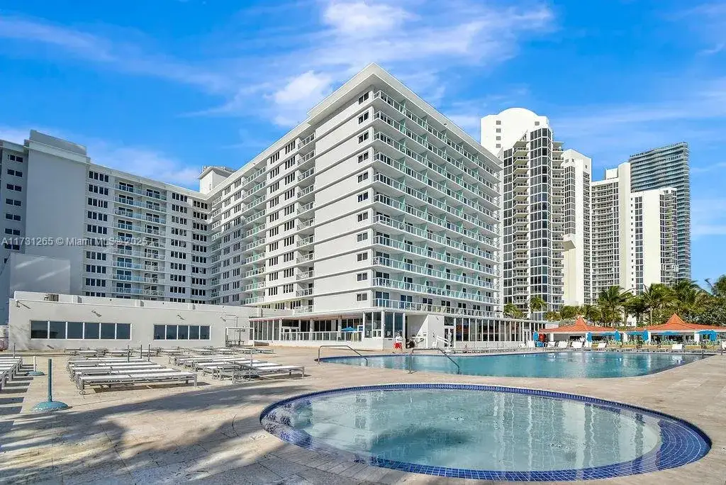 19201 Collins Ave # 526, Sunny Isles Beach FL 33160