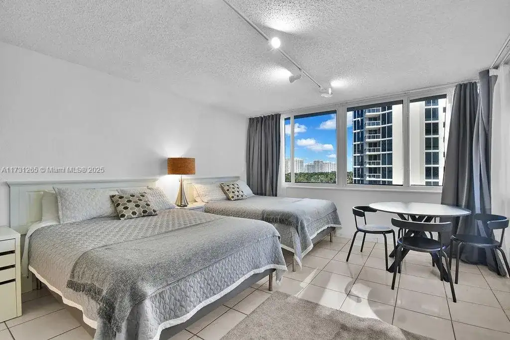 19201 Collins Ave # 526, Sunny Isles Beach FL 33160 photo 3