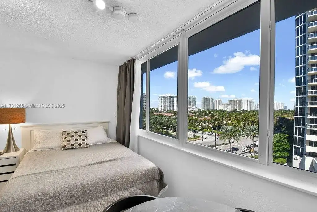 19201 Collins Ave # 526, Sunny Isles Beach FL 33160 photo 4