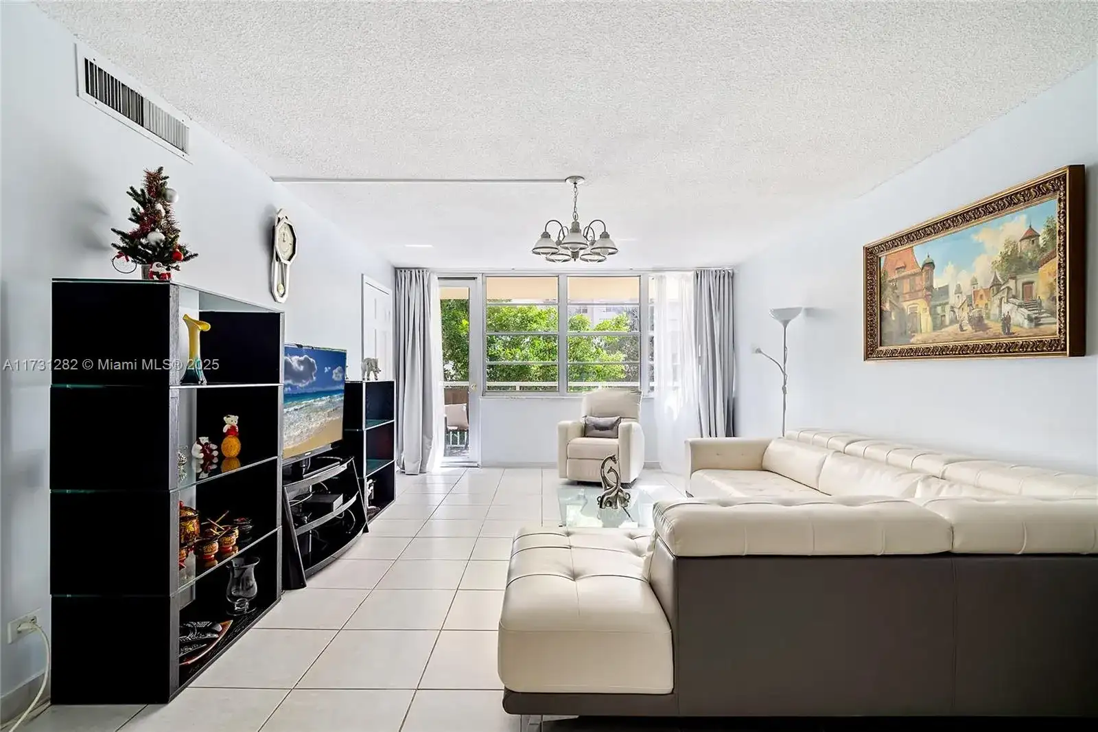 251 174 # 107, Sunny Isles Beach FL 33160 photo 2