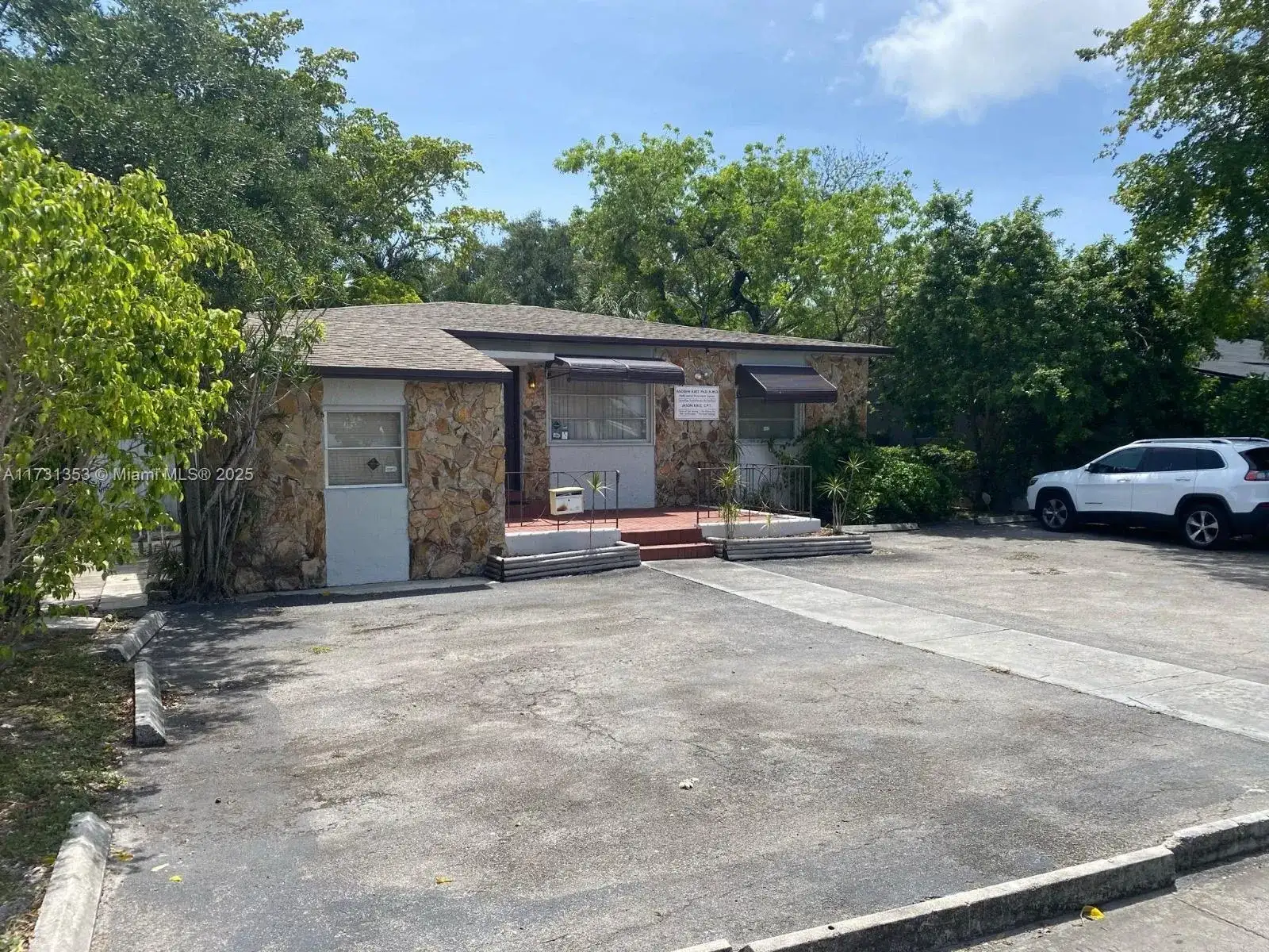 307 S 24th Ave, Hollywood FL 33020 photo 3