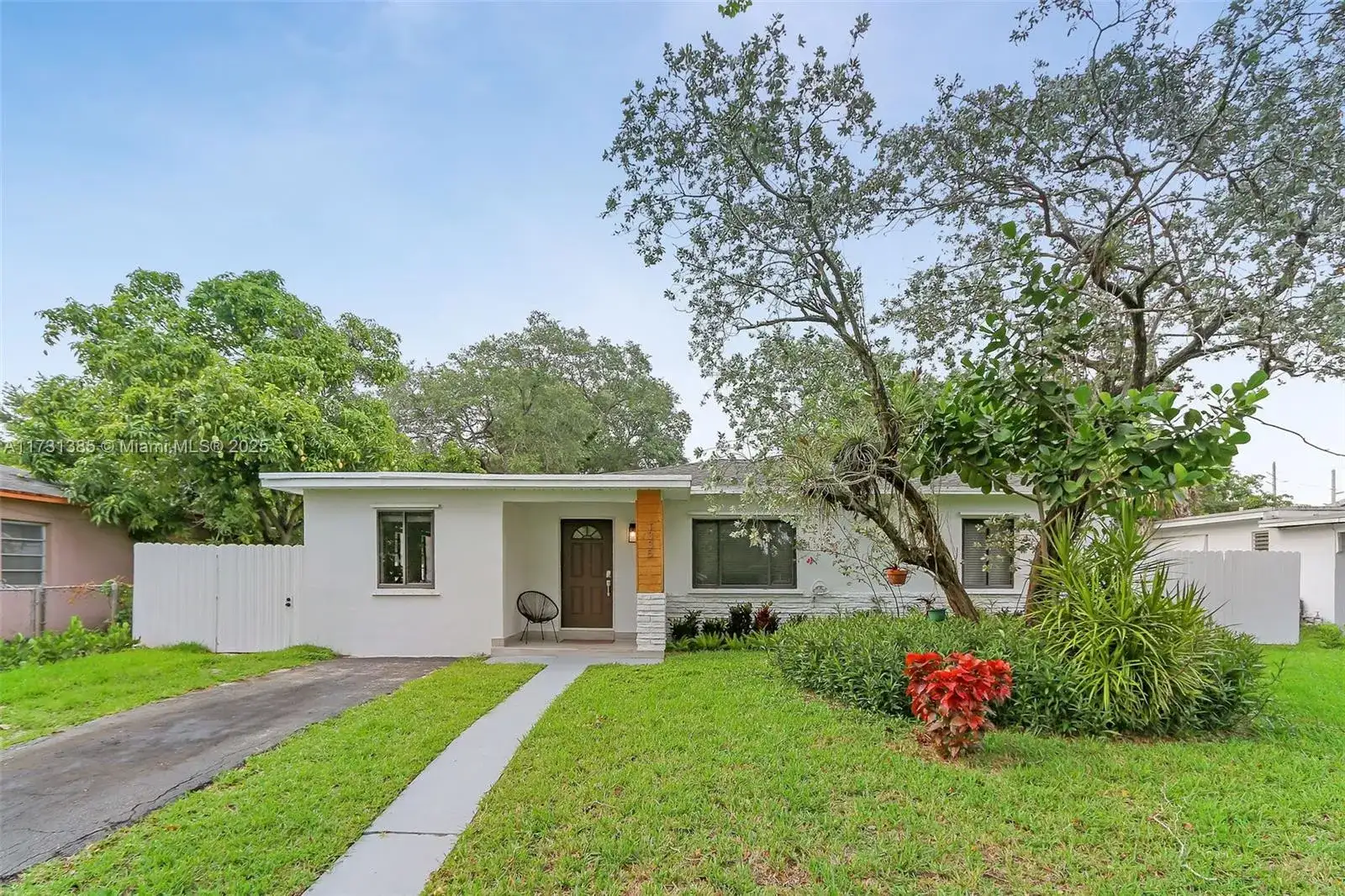 1335 NE 133rd St, North Miami FL 33161 photo 2