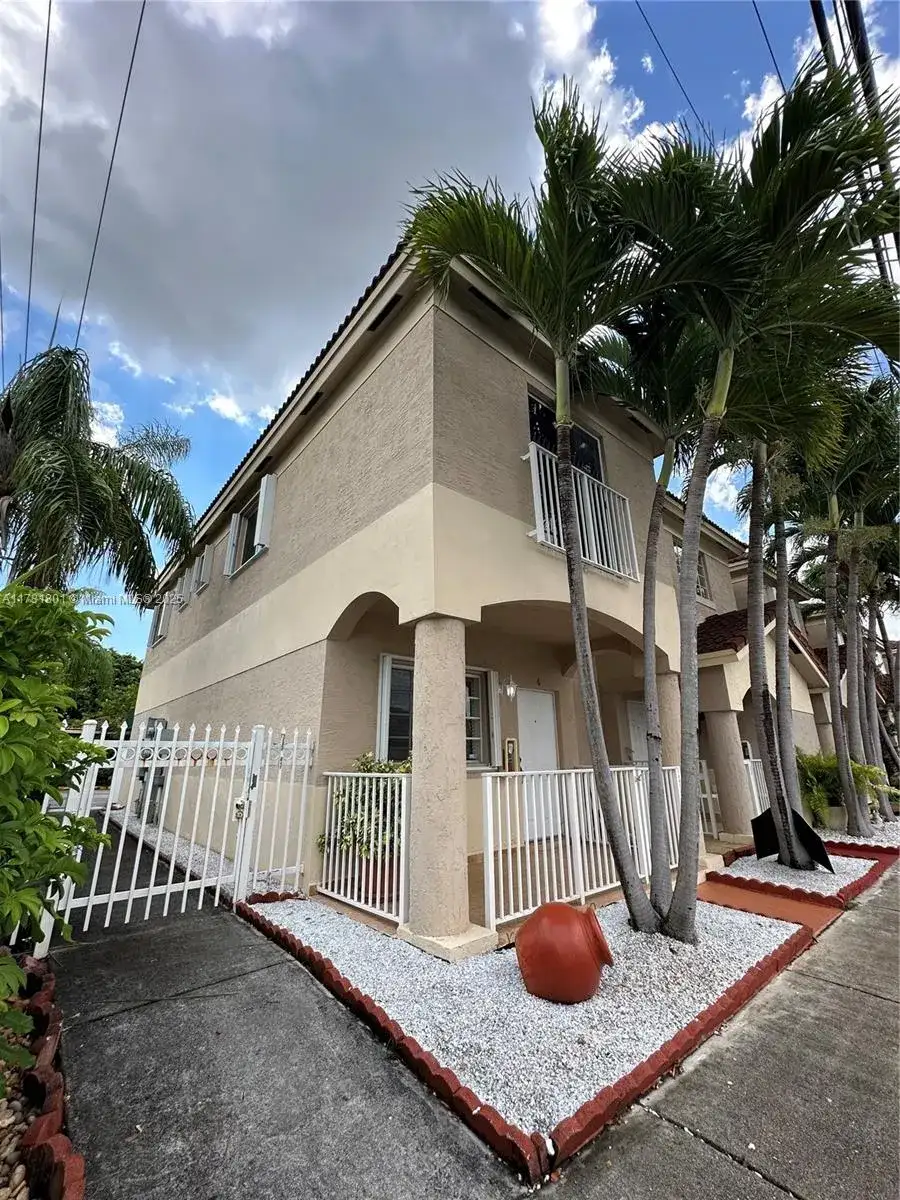 425 E 3rd Ave # 6, Hialeah FL 33010 photo 2
