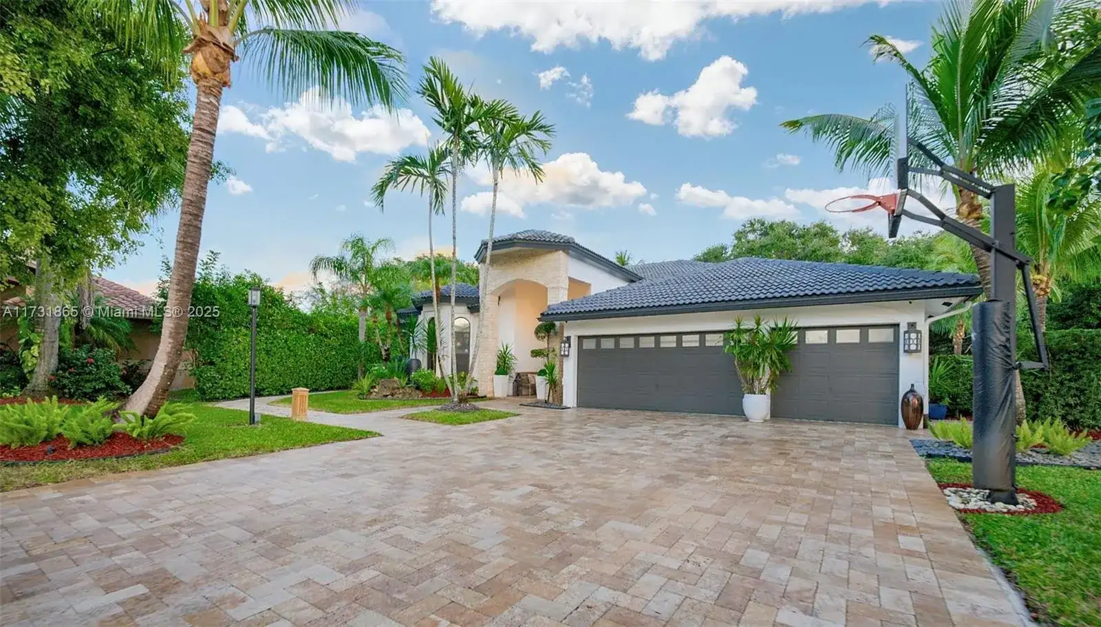 6598 NW 97th Dr, Parkland FL 33076 photo 3