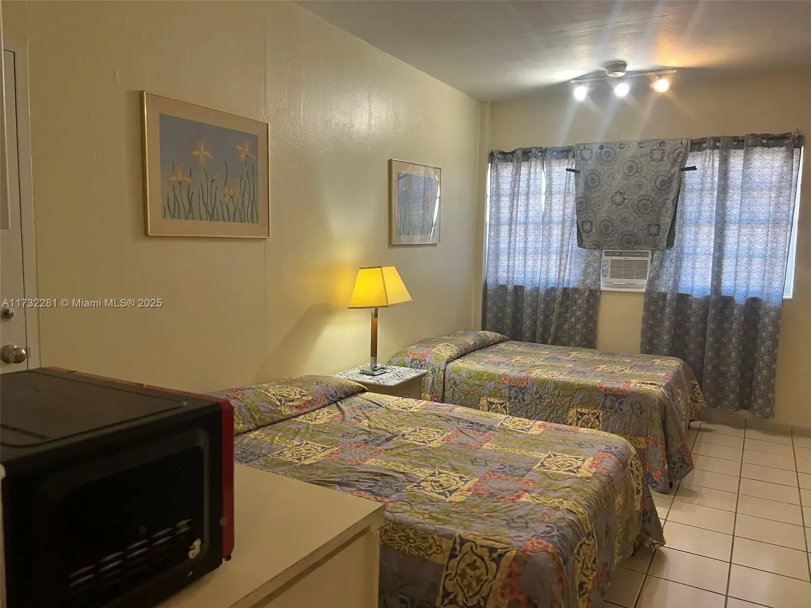 26 Diplomat Pkwy # 2332, Hallandale Beach FL 33009