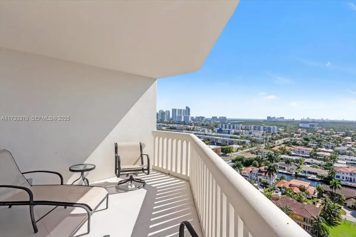1000 Island Blvd # 2003, Aventura FL 33160 photo 5