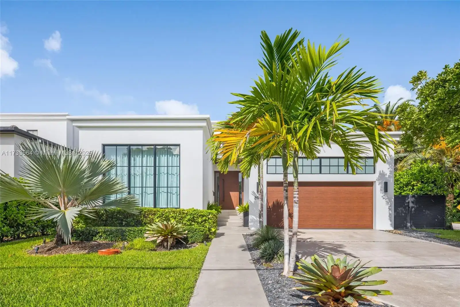 895 NE 76th St, Miami FL 33138 photo 3