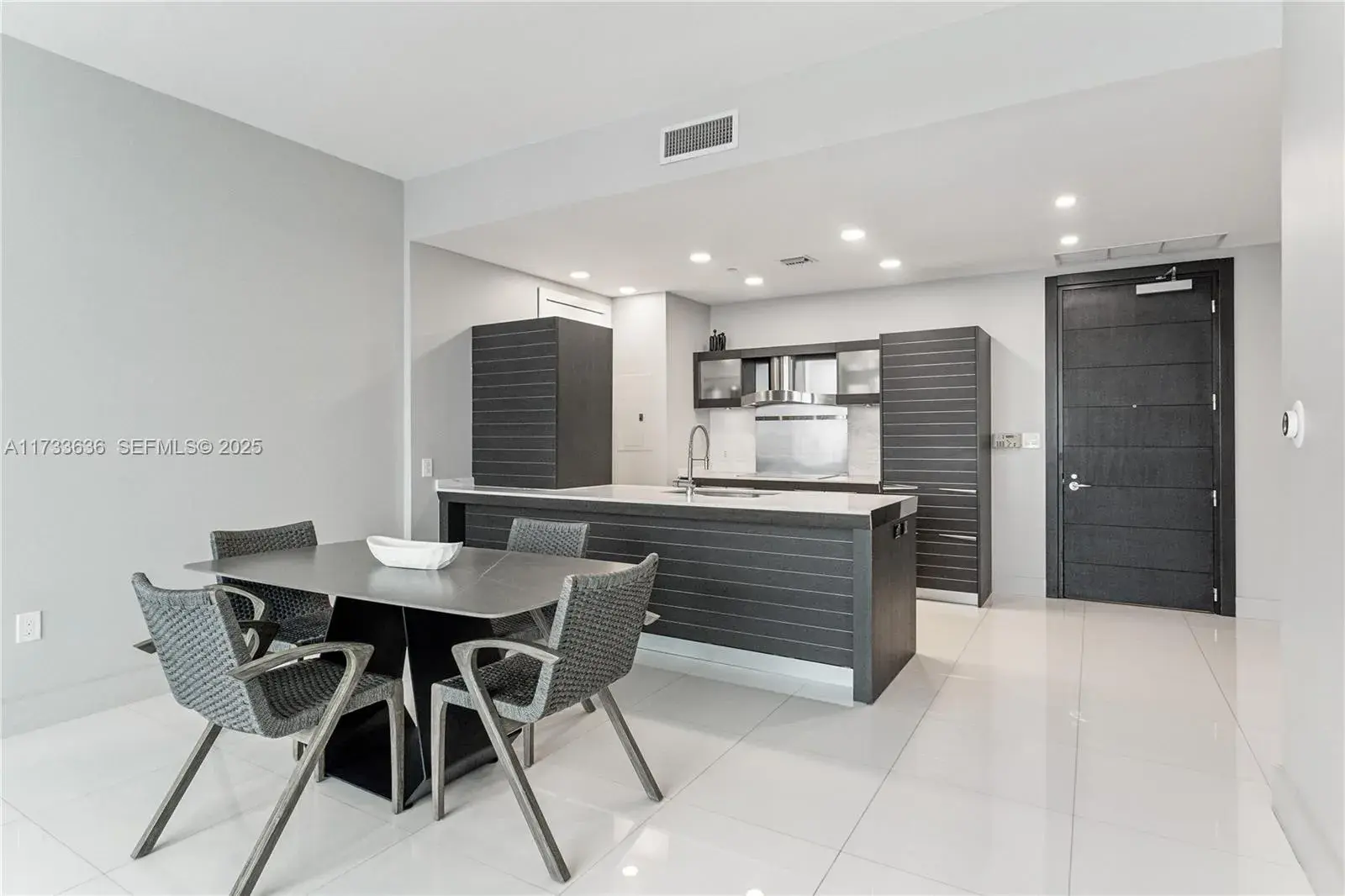 200 Biscayne Boulevard Way # 4912, Miami FL 33131