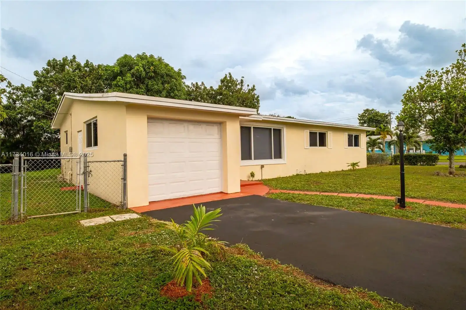17941 NW 9th Ave, Miami Gardens FL 33169 photo 2