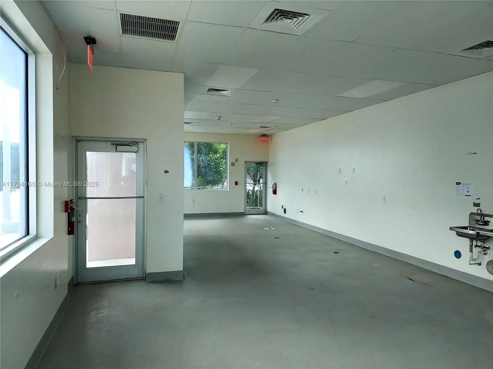 3641 NW 25th St, Miami FL 33142 photo 4