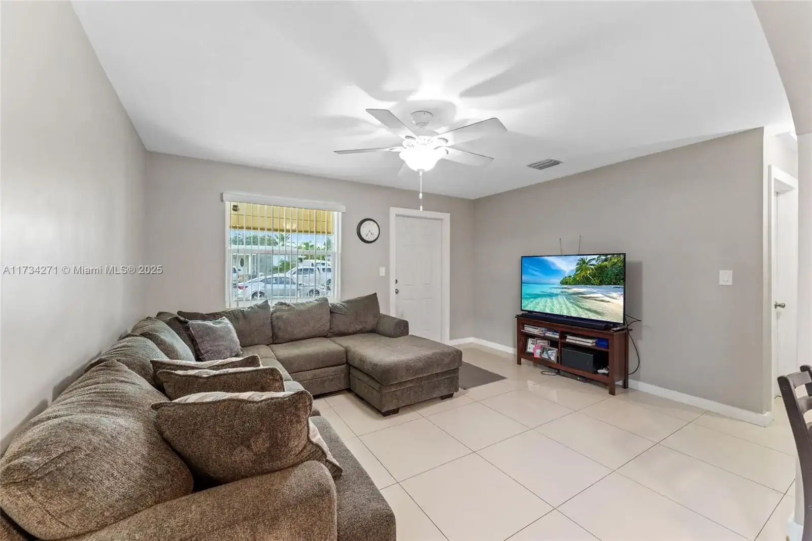 6416 Franklin St, Hollywood FL 33024 photo 3