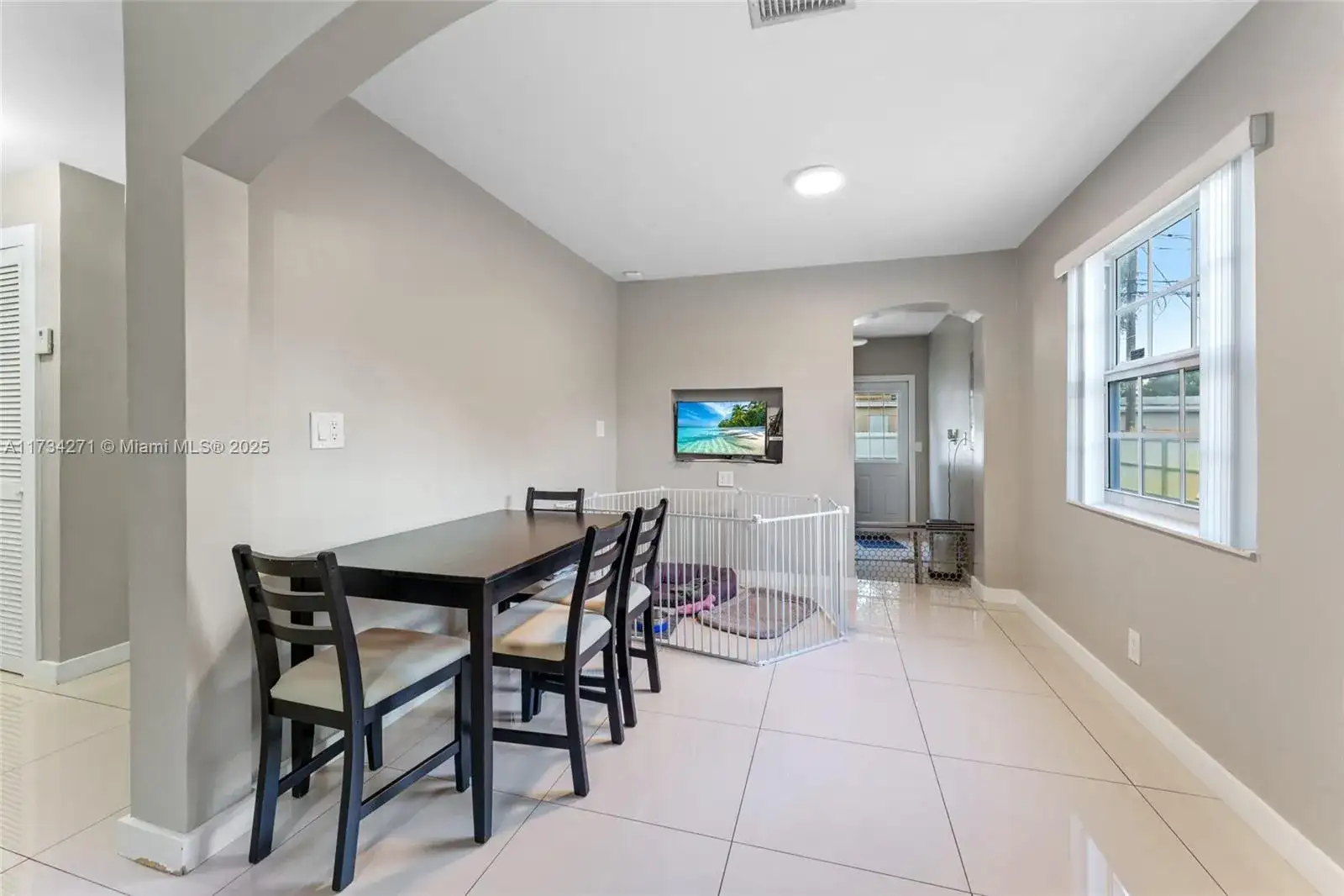 6416 Franklin St, Hollywood FL 33024 photo 5