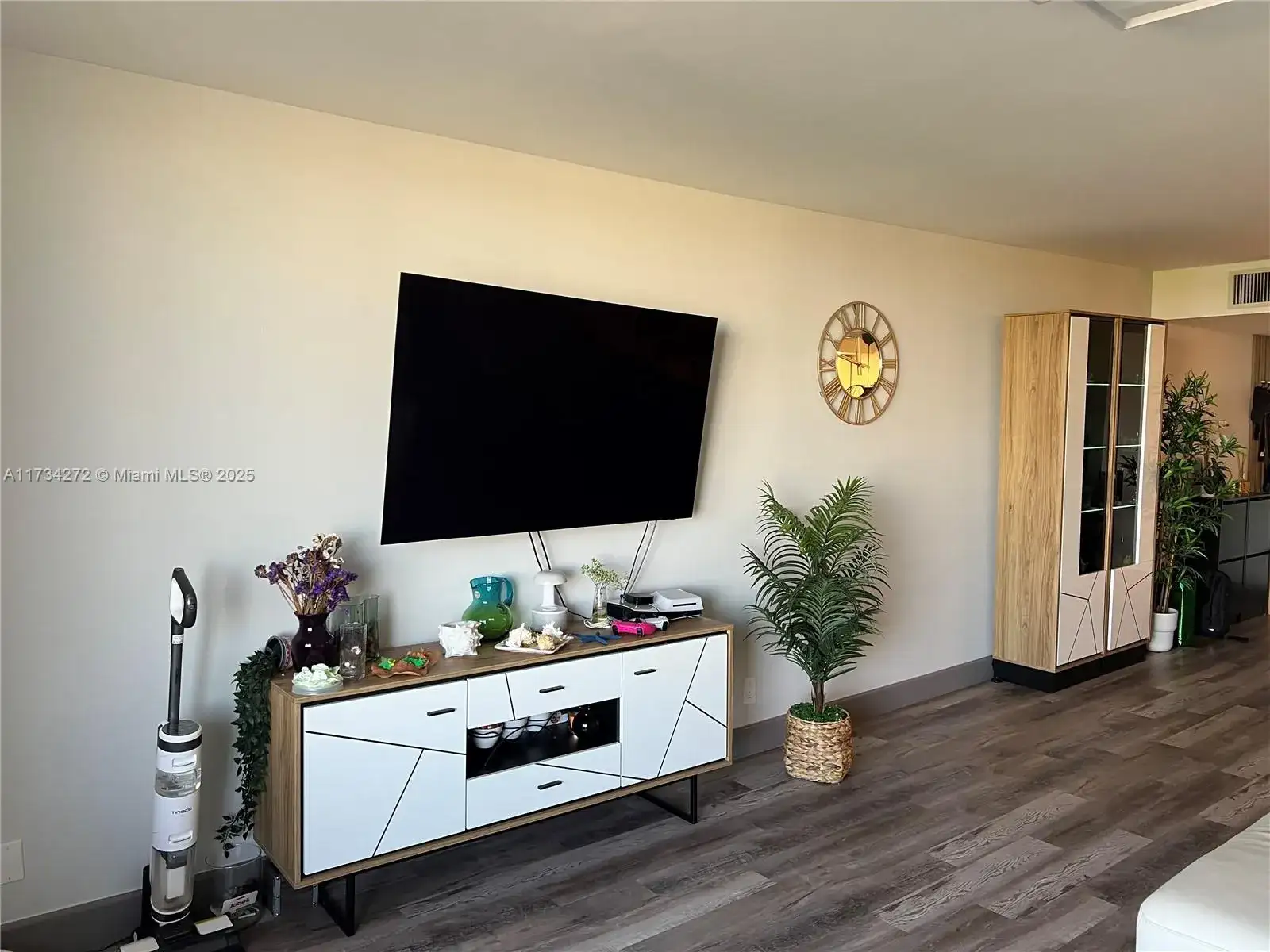 600 Three Islands Blvd # 504, Hallandale Beach FL 33009 photo 5