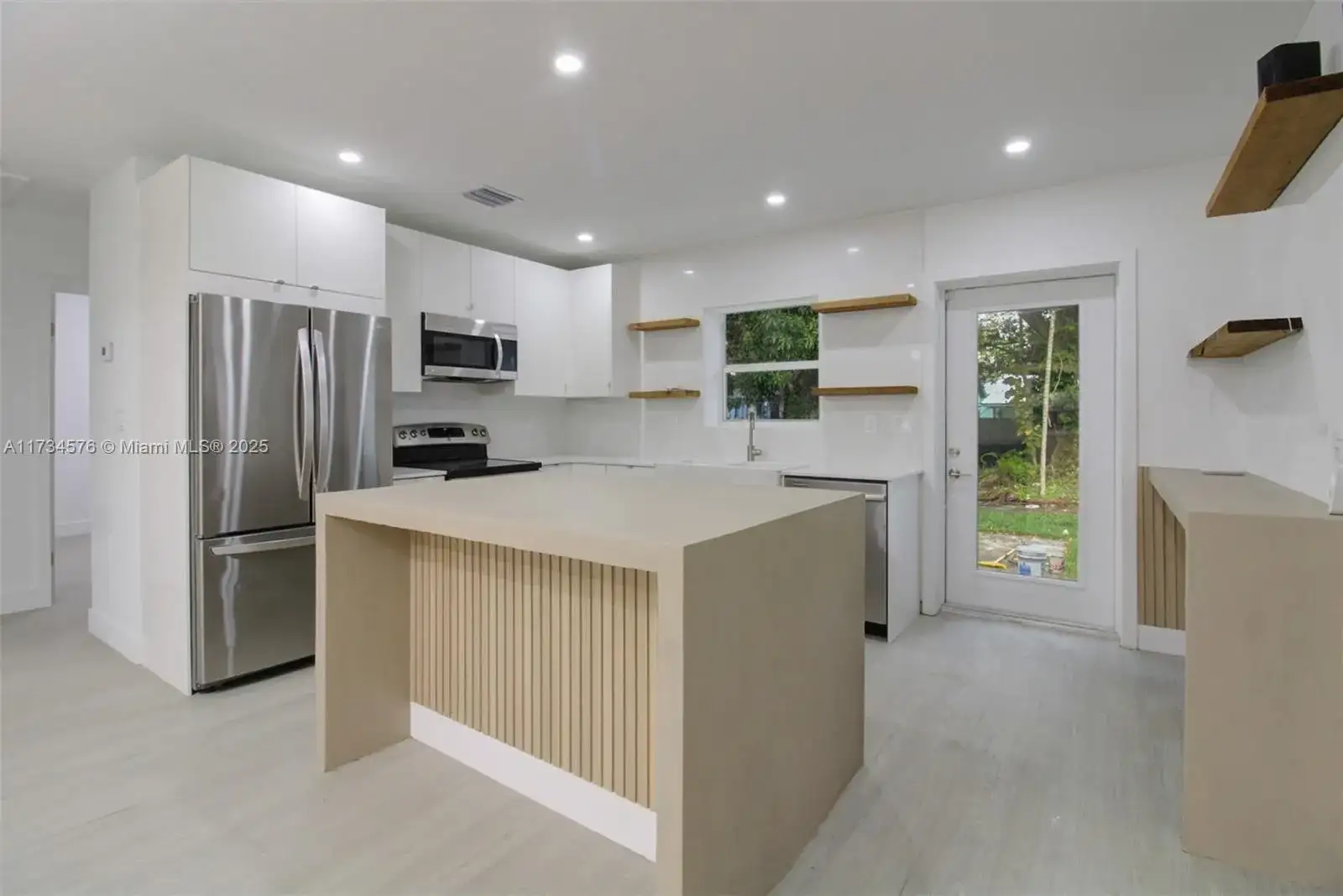 1570 NE 142nd St, North Miami FL 33161 photo 5
