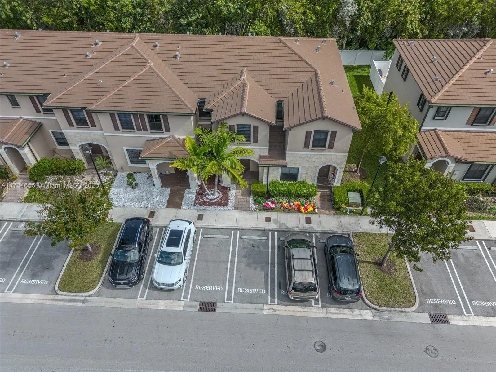 10629 W 32nd Ln, Miami Lakes FL 33018