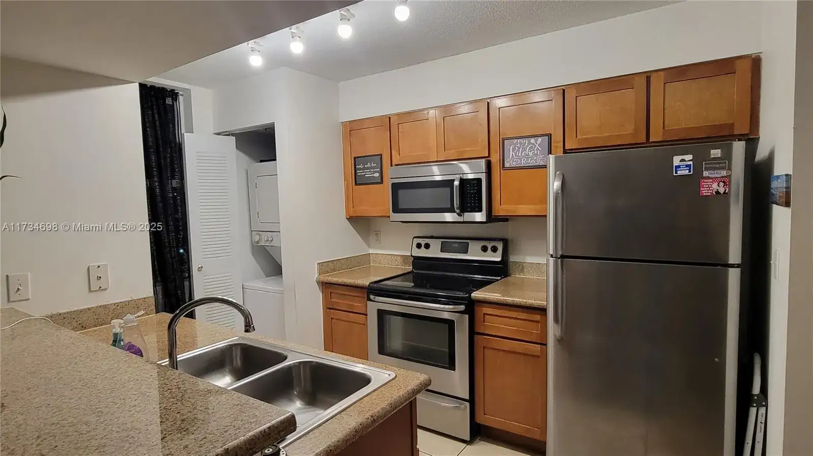 219 NW 12th Ave # 1004, Miami FL 33128 photo 3