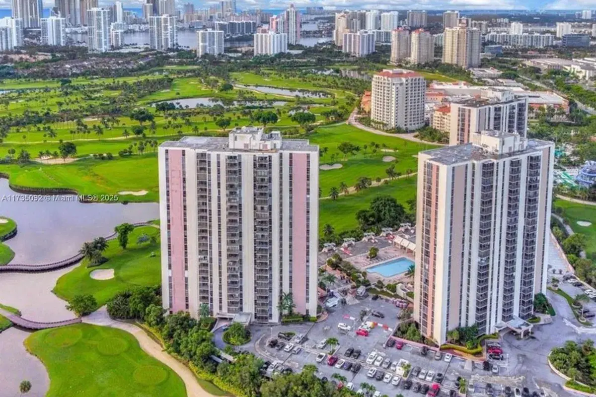 20301 W Country Club Dr # 528, Aventura FL 33180