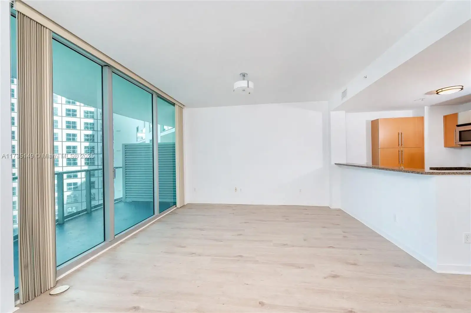 300 S Biscayne Blvd # 1905, Miami FL 33131 photo 5