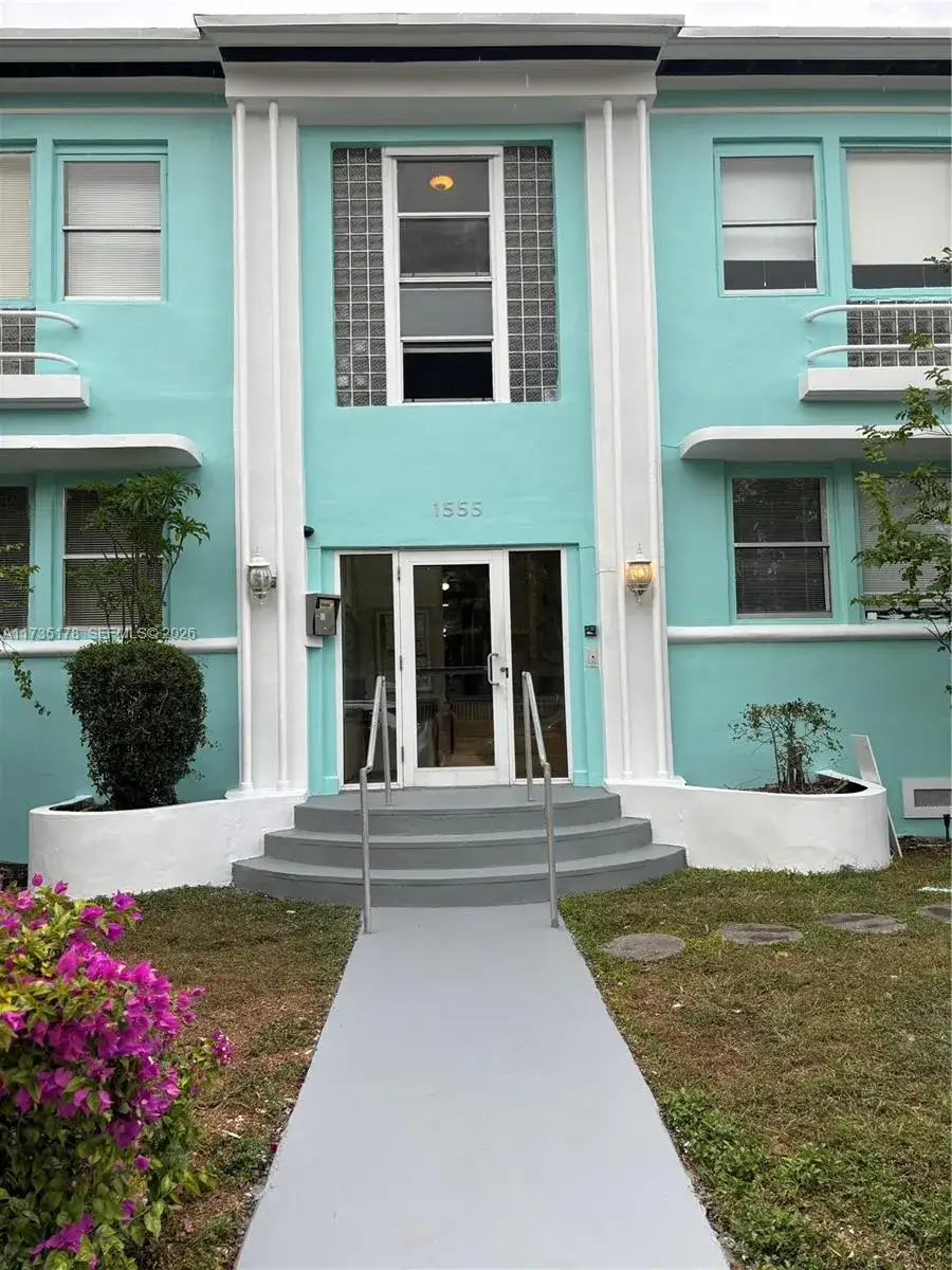 1 bedroom 1 bath Residential for sale at 1555 Pennsylvania Ave # 202, Miami Beach FL 33139