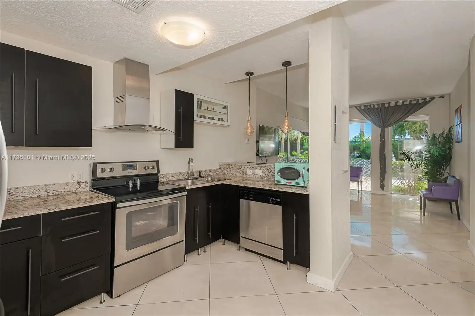 11111 Biscayne Blvd, Miami FL 33181 photo 2