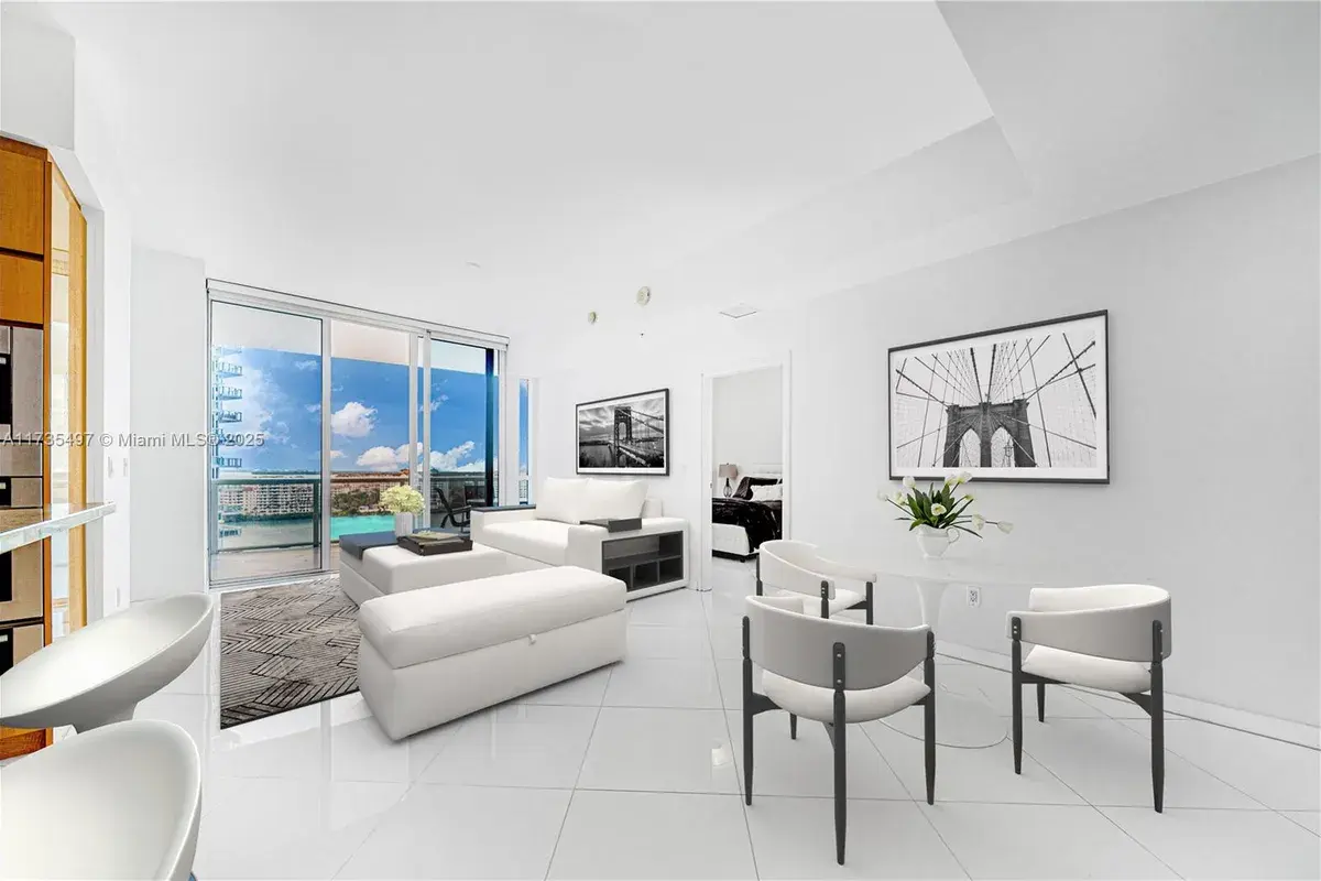 50 S Pointe Dr # 1704, Miami Beach FL 33139