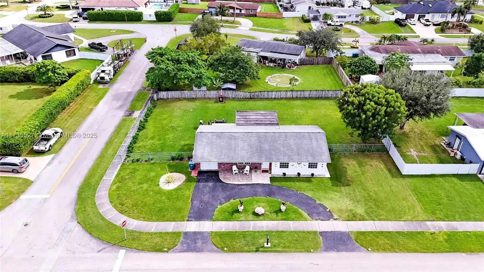 27601 SW 164th Ave, Homestead FL 33031 photo 2