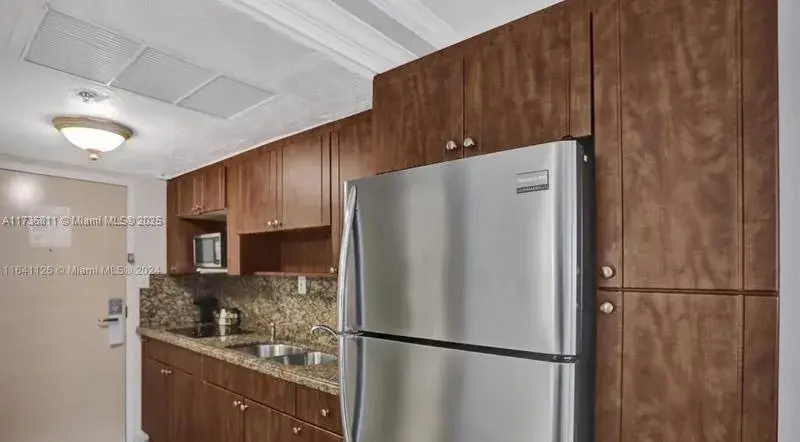 19201 Collins Ave # 422, Sunny Isles Beach FL 33160
