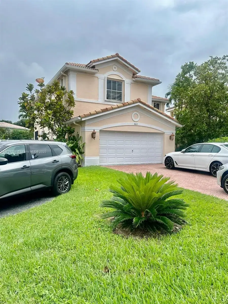 4613 NW 94th Pl, Doral FL 33178 photo 2