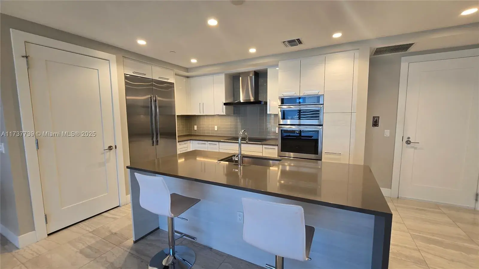 100 E Las Olas Blvd # 2202, Fort Lauderdale FL 33301