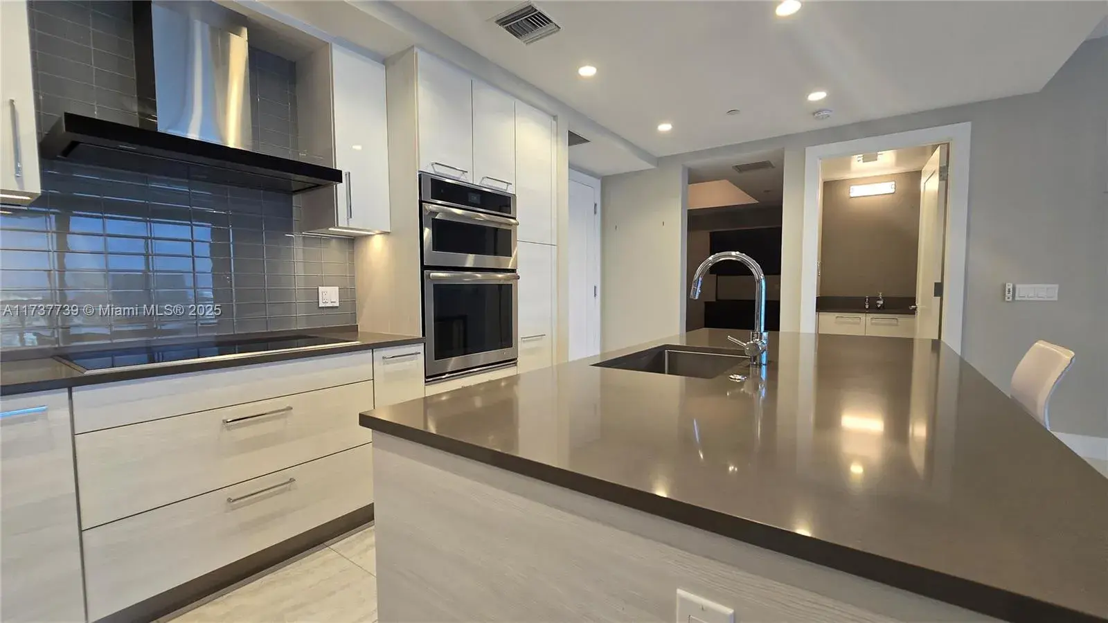 100 E Las Olas Blvd # 2202, Fort Lauderdale FL 33301
