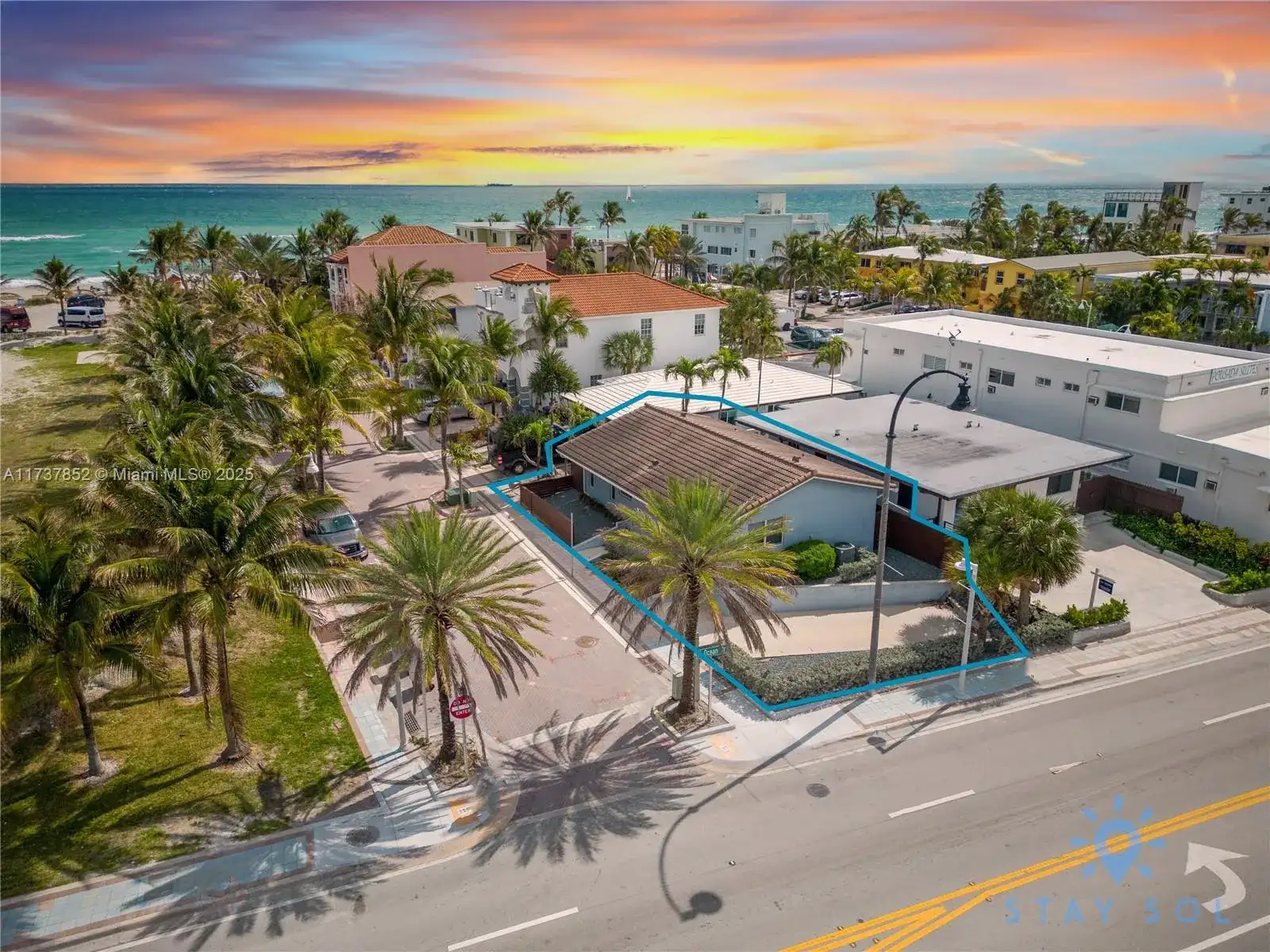 328 Missouri St, Hollywood FL 33019 photo 2