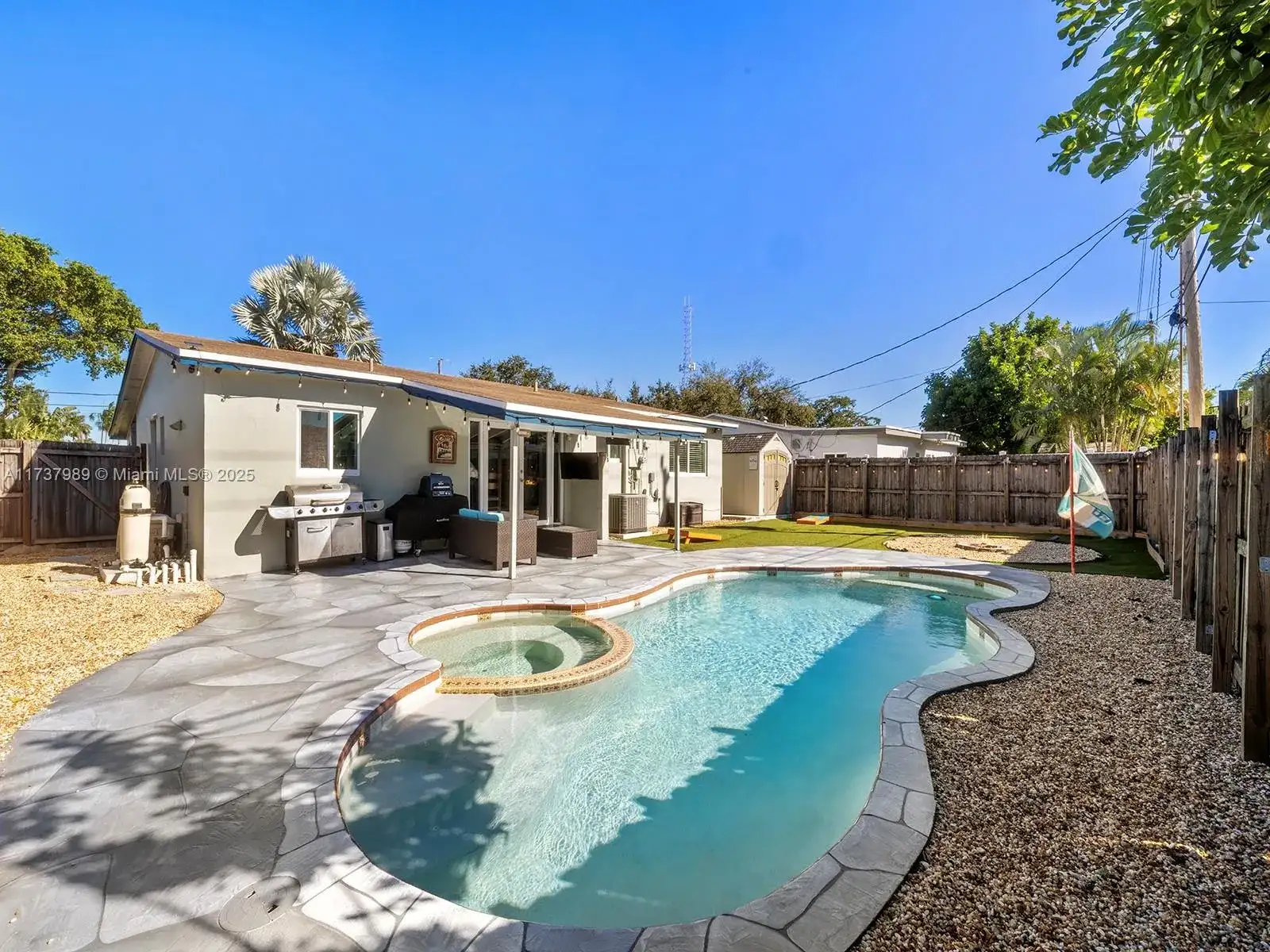 6960 Thomas St, Hollywood FL 33024 photo 2