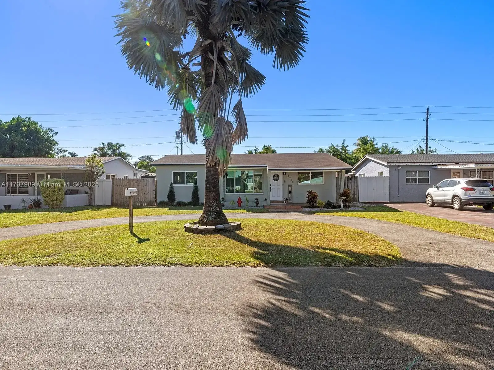 6960 Thomas St, Hollywood FL 33024 photo 3