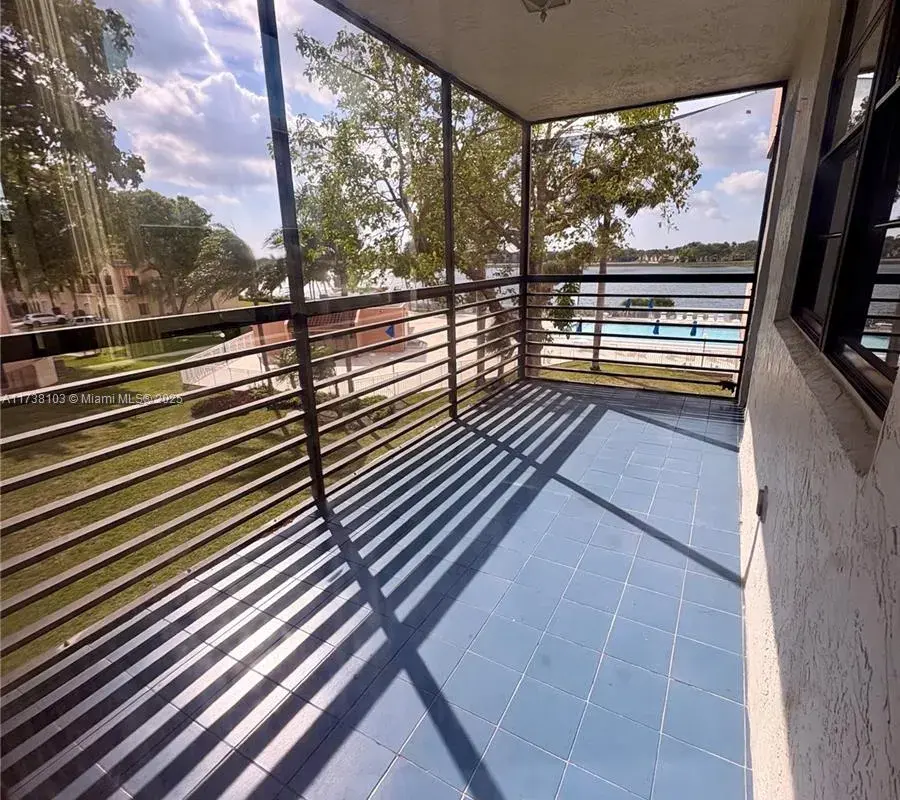 20840 San Simeon Way # 304, Miami FL 33179