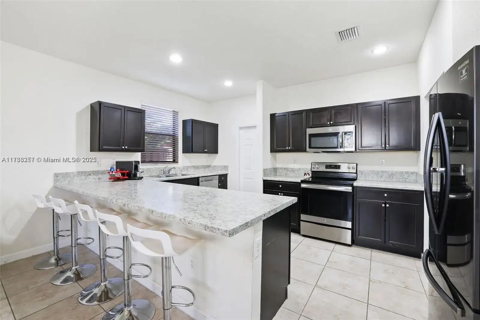 516 SE 35th Ter, Homestead FL 33033 photo 4