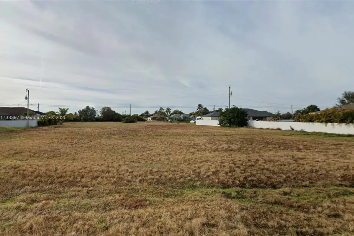 2716 SW EMBERS TER, Cape Coral FL 33991