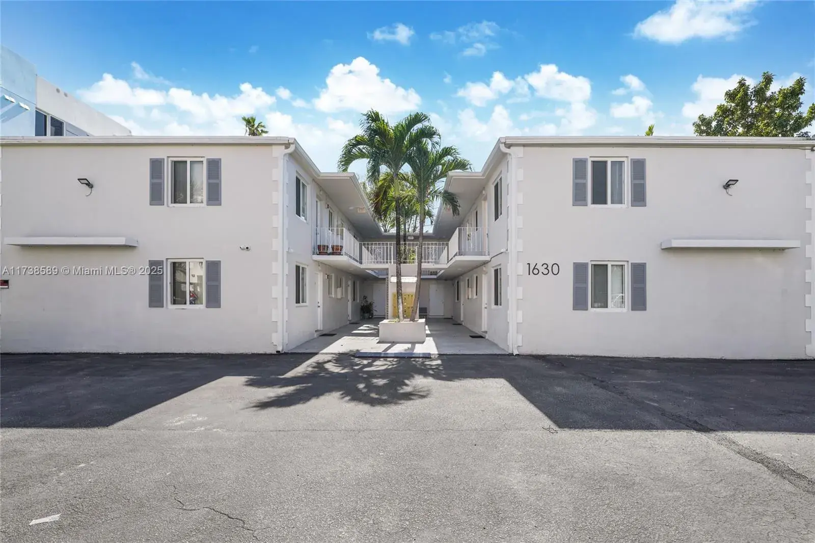 1630 NW 18th St, Miami FL 33125