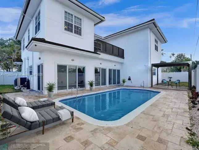 2319 NE 35th Dr, Fort Lauderdale FL 33308